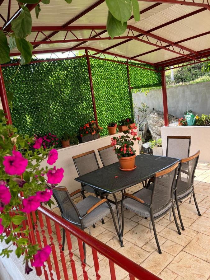 Apartament Green Valley Omiš Екстериор снимка