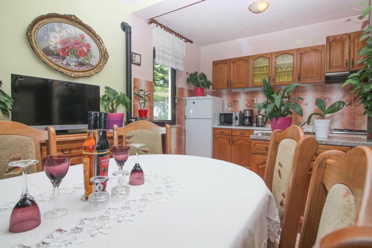 Apartament Green Valley Omiš Екстериор снимка