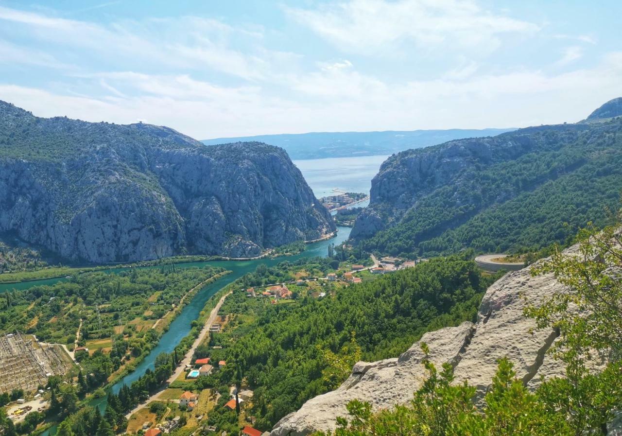 Apartament Green Valley Omiš Екстериор снимка