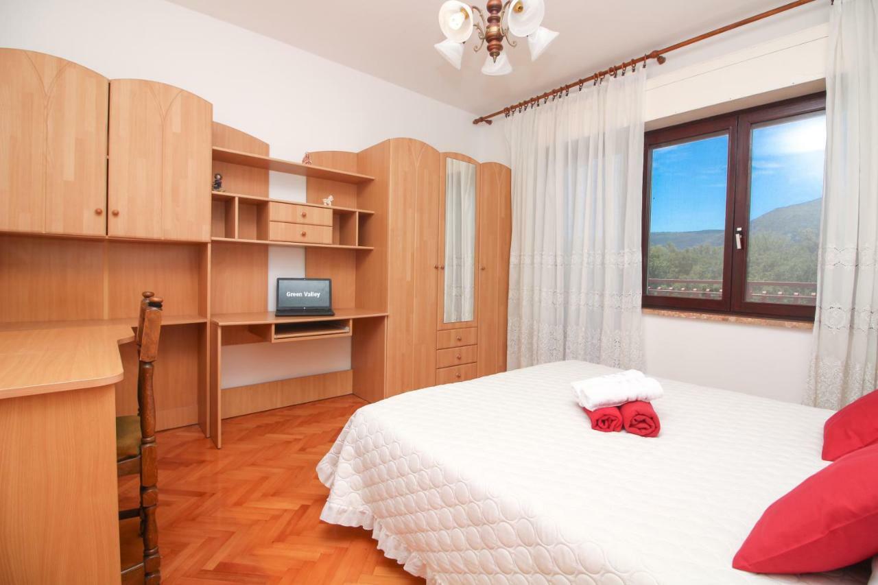 Apartament Green Valley Omiš Екстериор снимка